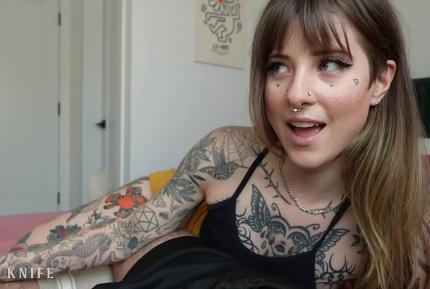 My girlfriend&#039;s hot tatted sister begs for a creampie